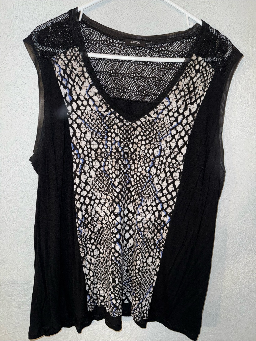 Apt. 9 Black & Cream Snake-Print V-Neck Tank with Lace Yoke